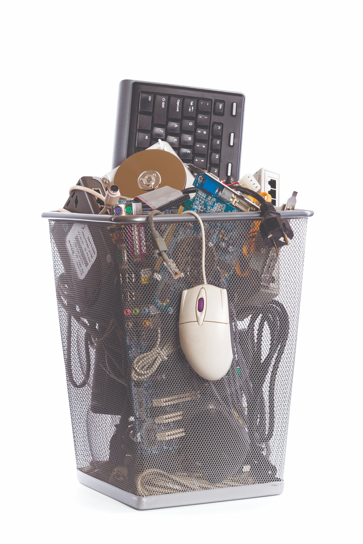 Une poubelle transparente remplie de déchets électroniques